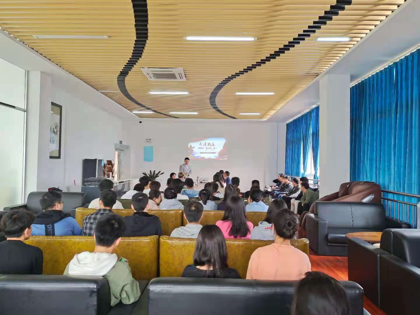 董文栋校友分享援鄂抗疫经历